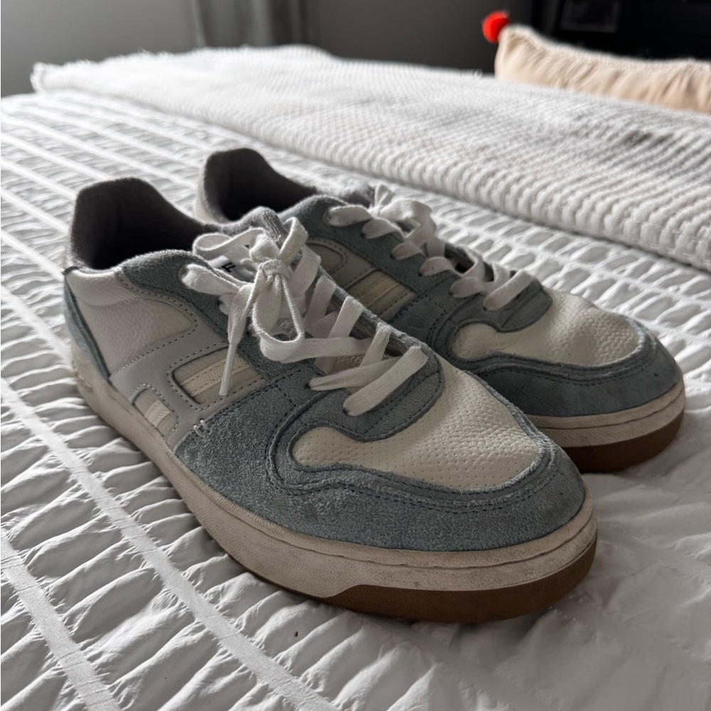 White and Gray Retro-Inspired Sneakers with Suede and Leather